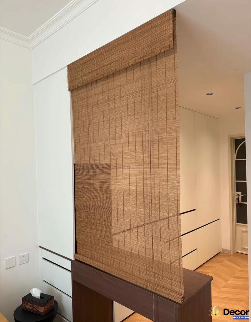 Mành tre trang trí giúp lối sống trở nên tối giản.