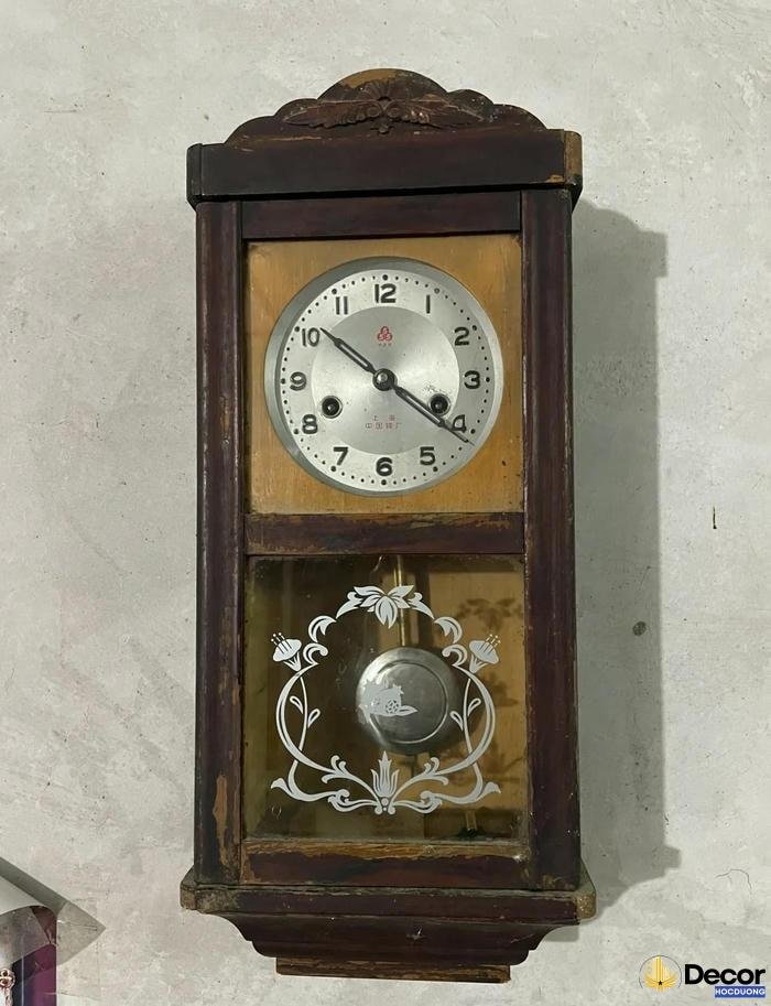 Trang trí đồng hồ treo tường cổ