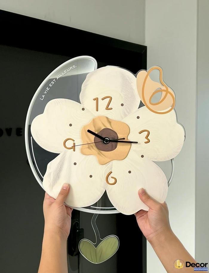 Trang trí đồng hồ treo tường hình bông hoa