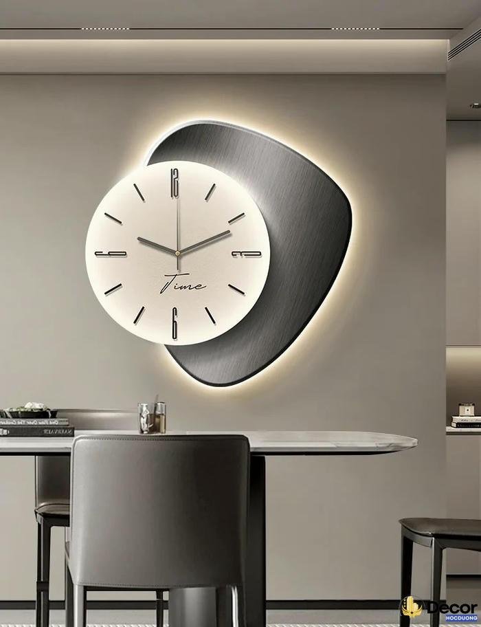 Trang trí đồng hồ treo tường kiểu lá