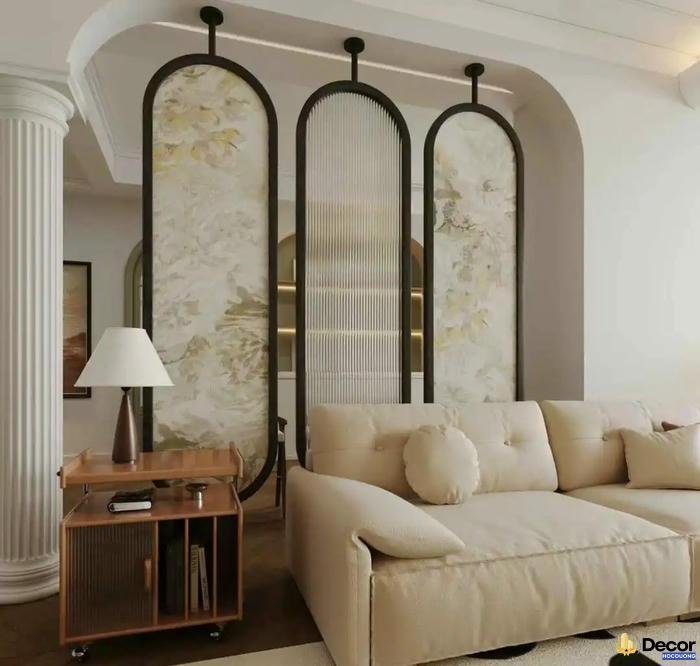 Vach ngan trang tri phong khach giup ong canh phong ro rang.