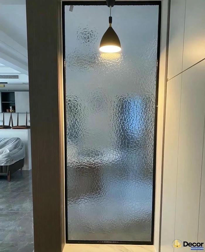 Vach ngan trang tri phong khach giup tang tinh tham my.