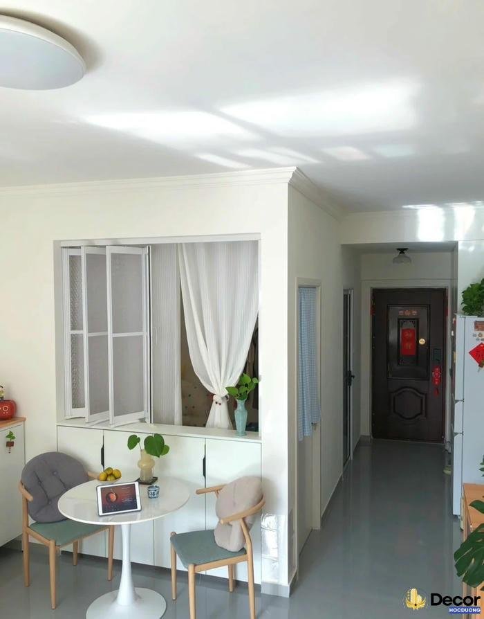 Vach ngan trang tri phong khach the hien gu tham my cua gia chu.