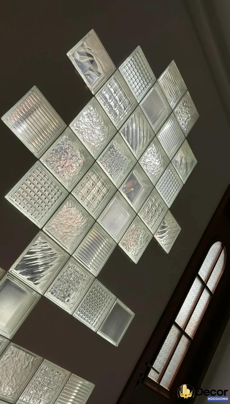 gạch kính thuỷ ốp mái