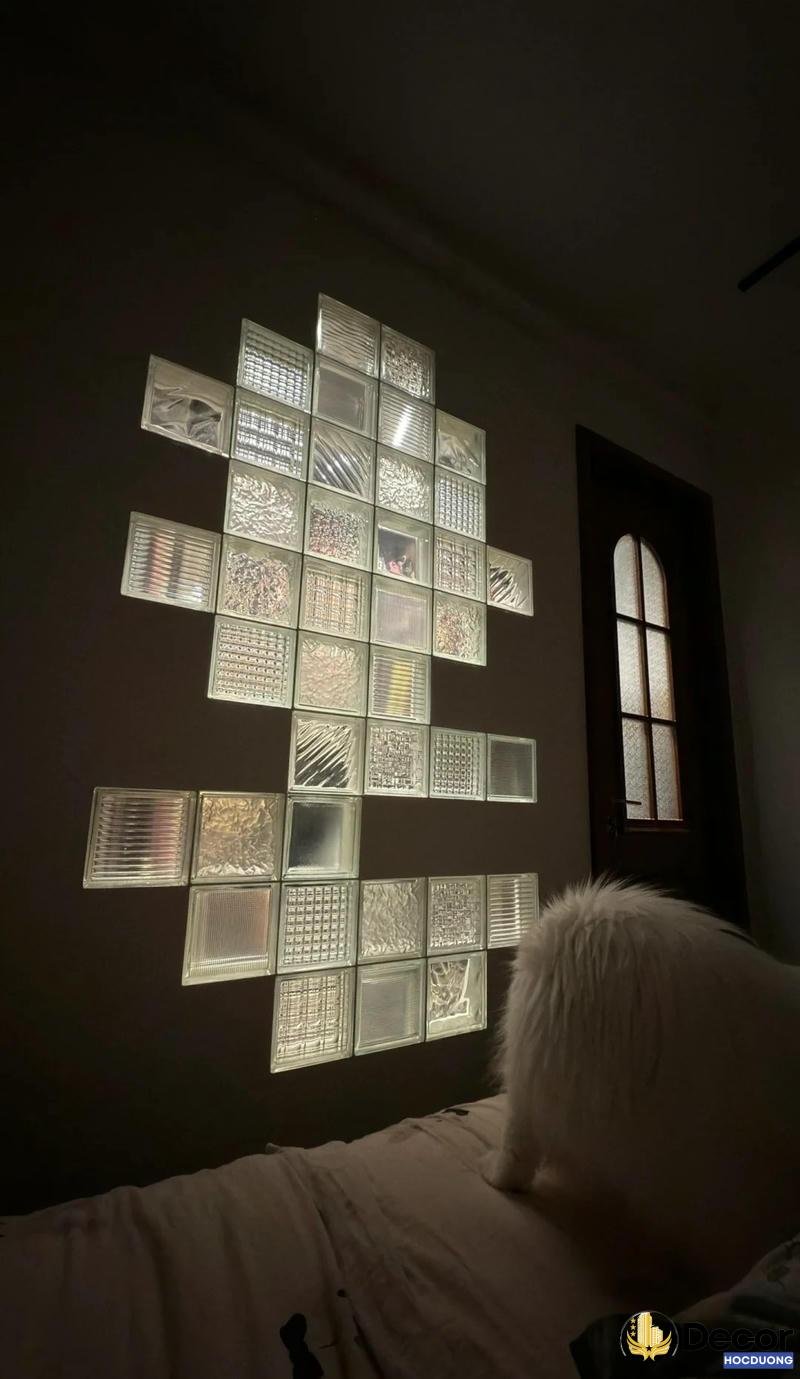 kính thuỷ tạo cảm giá gia đình