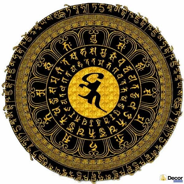 thảm trang trí với họa tiết trống đồng đen