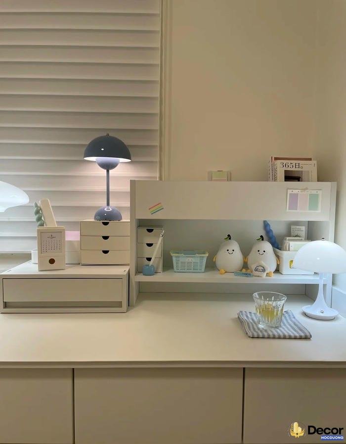 trang trí bàn học cá tính