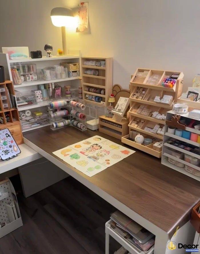 trang trí bàn học tận dụng không gian
