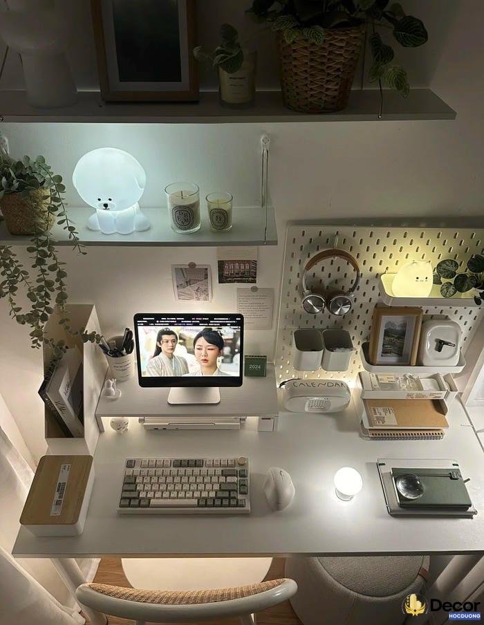 trang trí bàn học tối giản