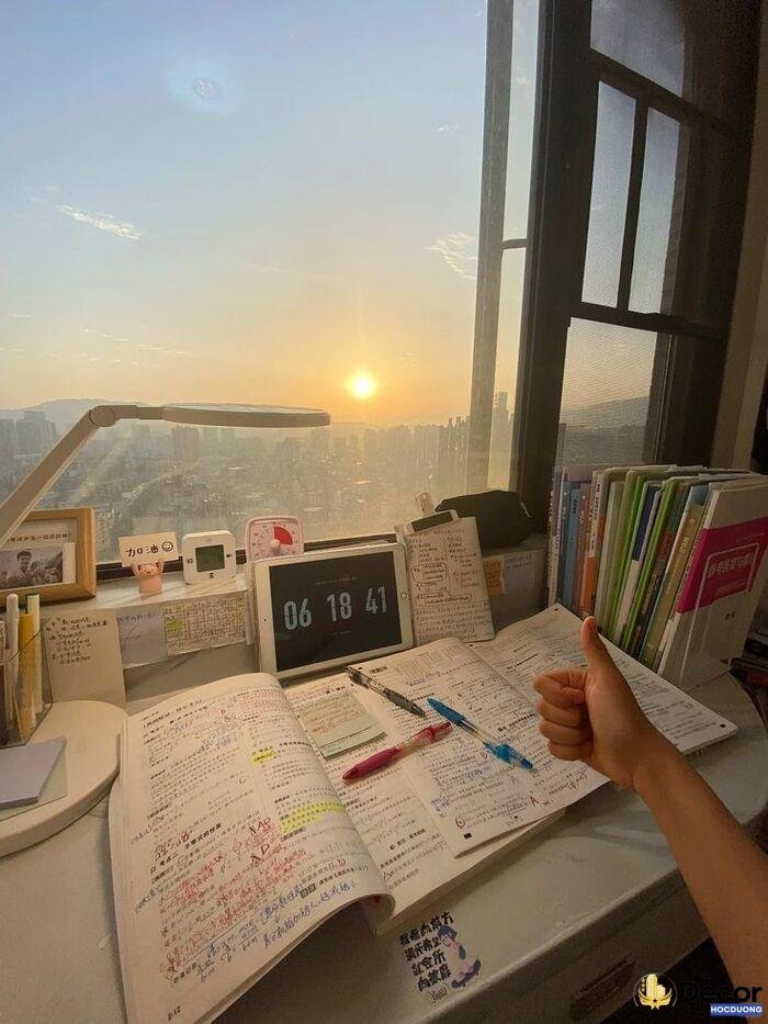 trang trí bàn làm việc đẹp