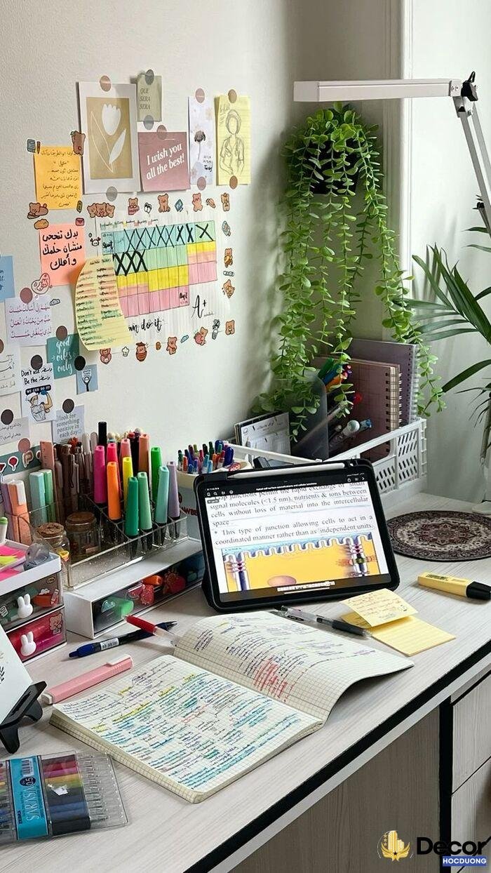 trang trí bàn làm việc siêu xinh