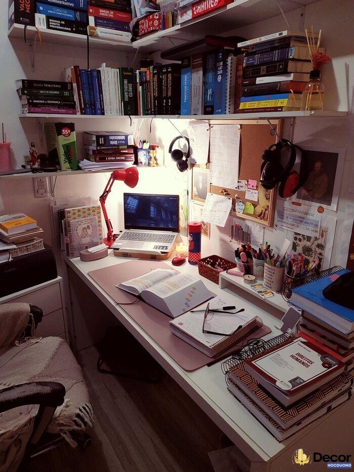 trang trí bàn làm việc xinh