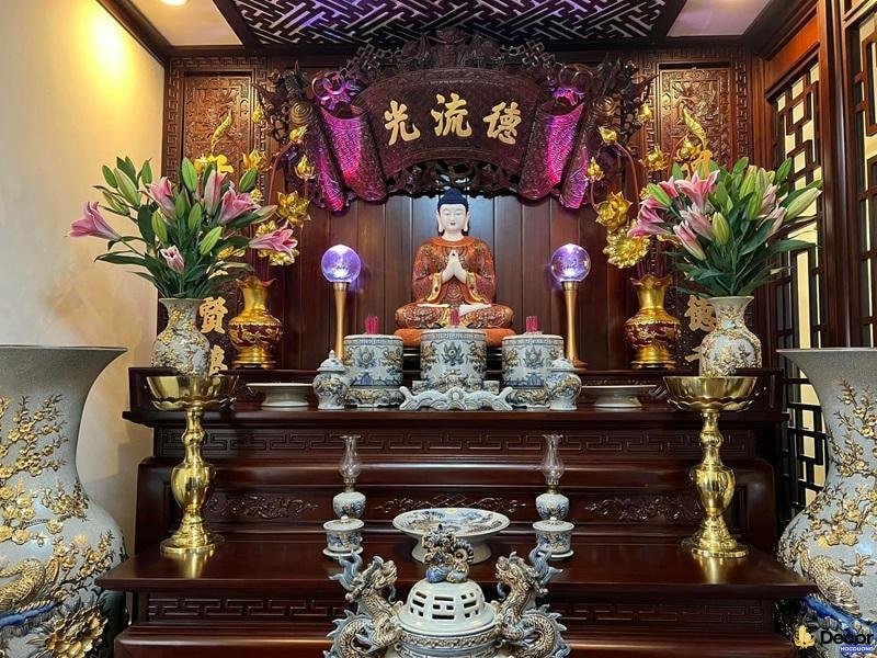 trang trí bàn thờ trong chùa