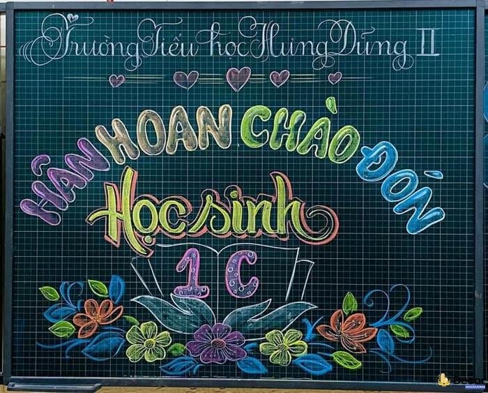 trang trí bảng lễ khai giảng đơn giản