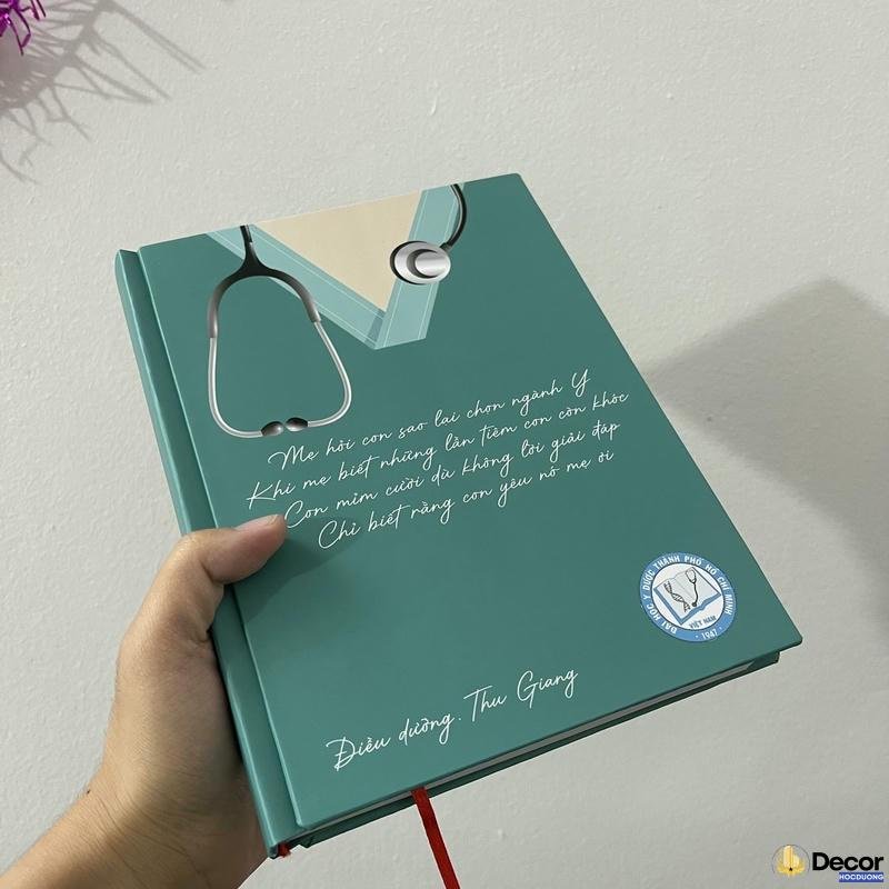 trang trí bìa vở bác sĩ