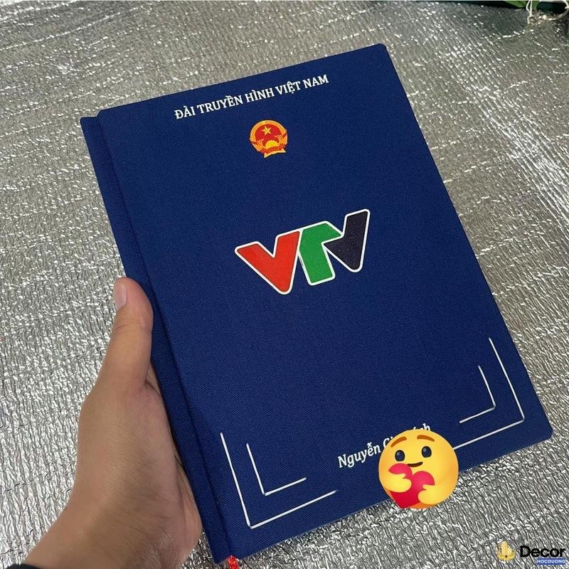 trang trí bìa vở vtv