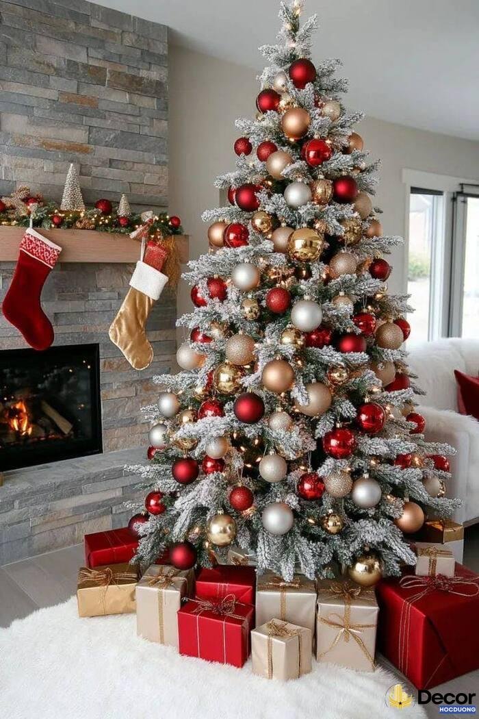 trang trí cây thông xinh đẹp