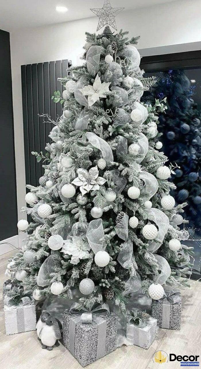 trang trí cây thông xinh