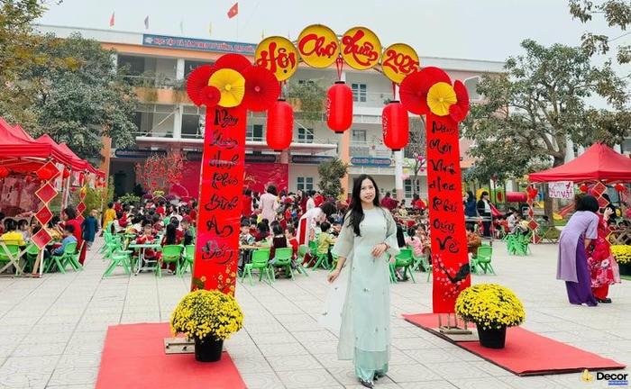 trang trí cổng tết bằng đèn lồng đỏ