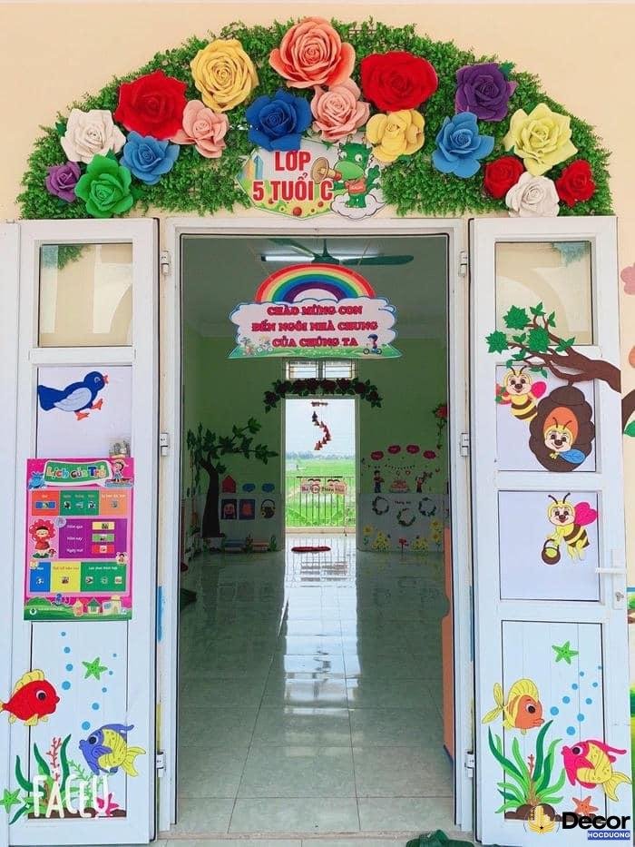 trang trí cửa lớp mầm non đẹp