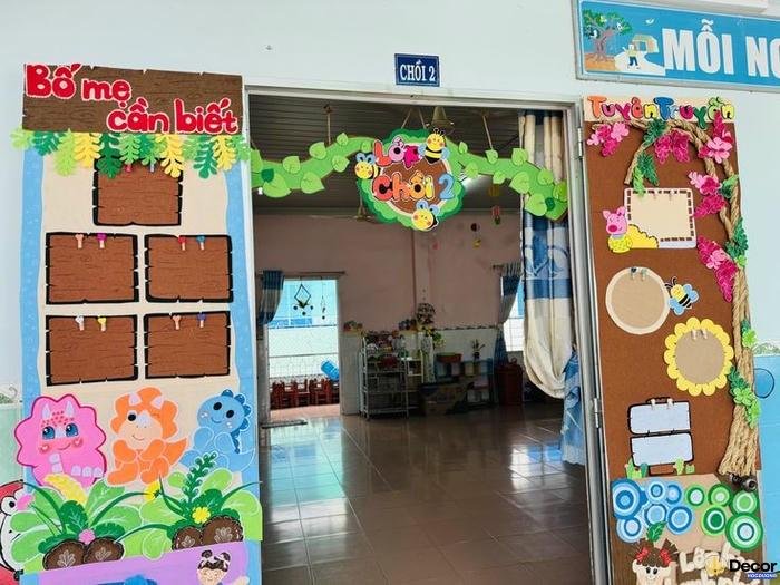 trang trí cửa lớp mầm non đẹp mắt