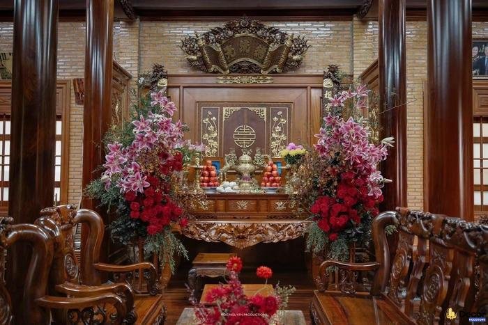 trang trí gia tiên có bàn thờ gọn gàng