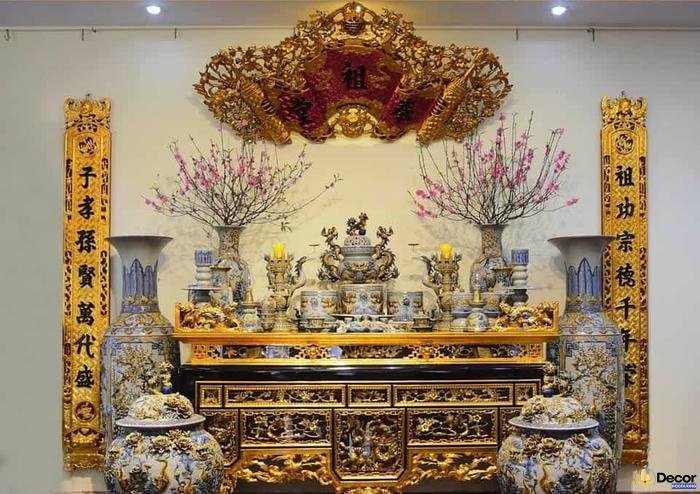 trang trí gia tiên có bàn thờ truyền thống