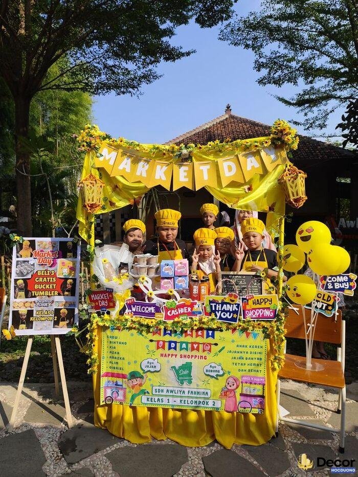 trang trí gian hàng tết 2025