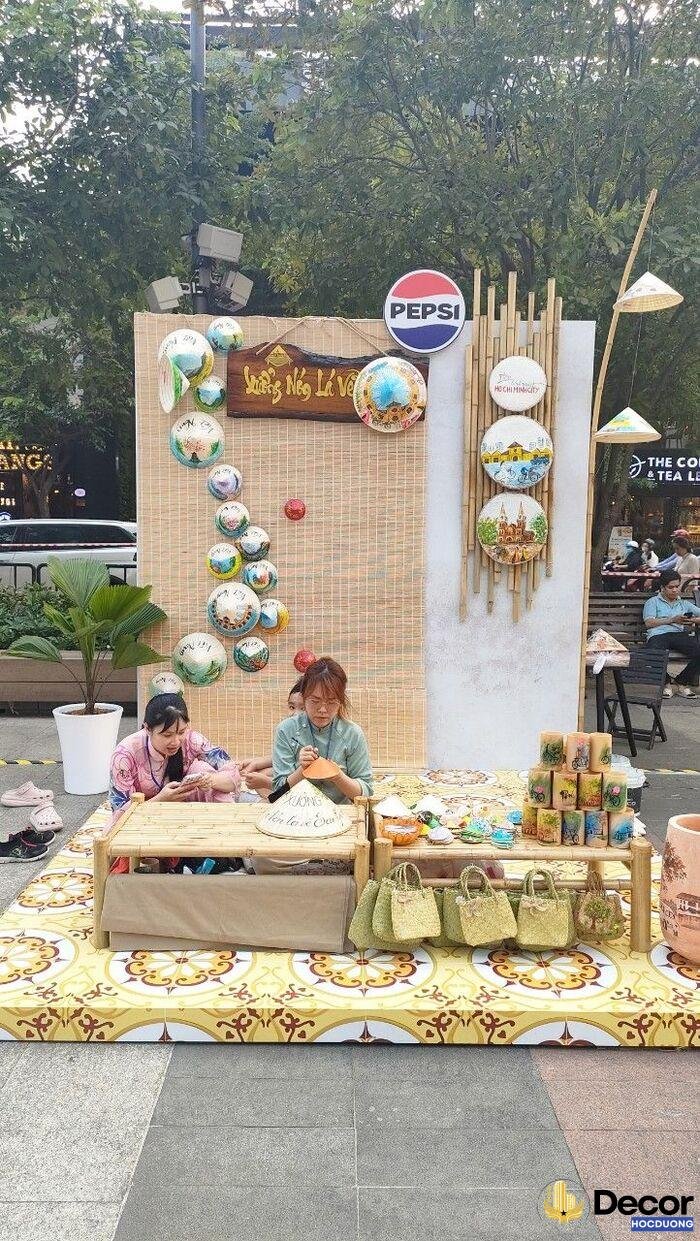 trang trí gian hàng tết cực đẹp