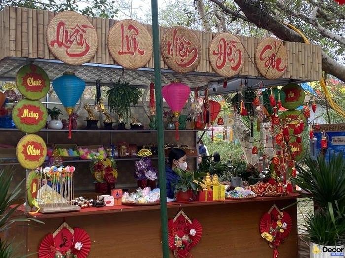 trang trí gian hàng tết đậm chất Việt