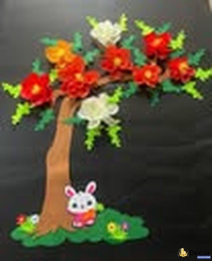 trang trí lớp học bằng cây giả tiết kiệm