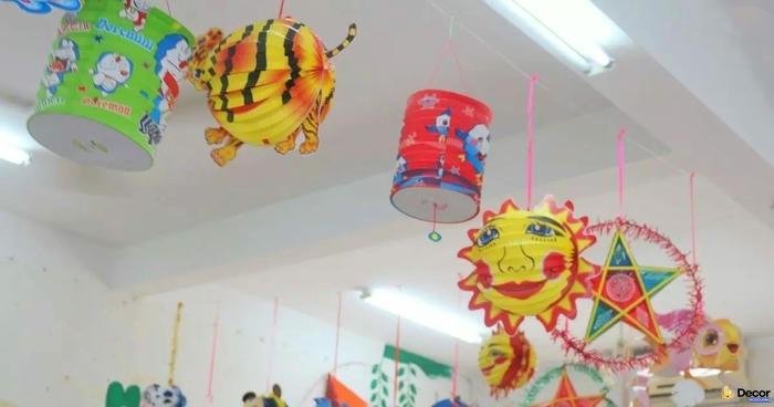 trang trí lớp học ngày tết trên mái