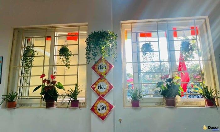 trang trí lớp học tiểu học với góc thiên nhiên