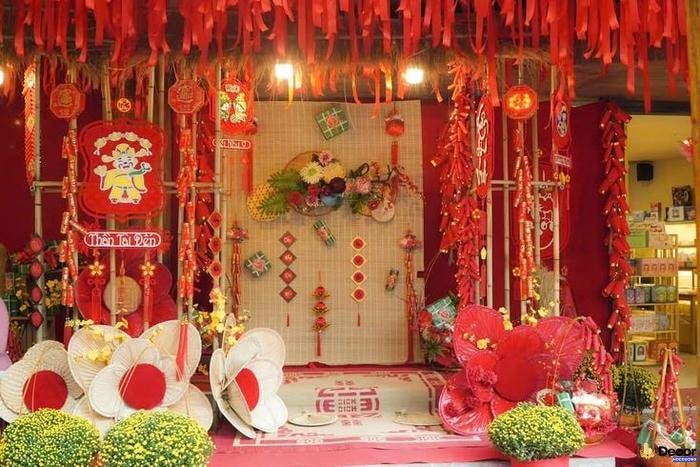 trang trí mành tết bằng bao lì xì