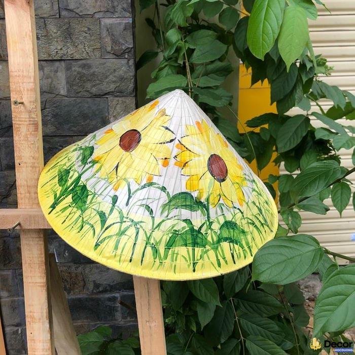 trang trí nón lá độc đáo