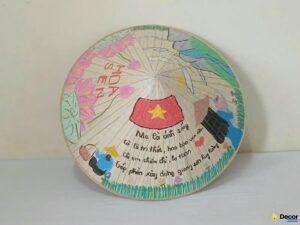trang trí nón lá yêu nước