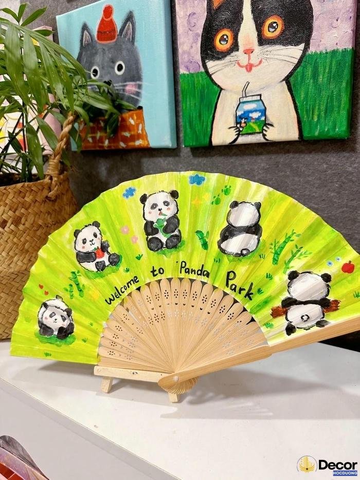 trang trí quạt gấu trúc