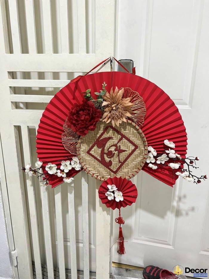 trang trí quạt tết đẹp mắt