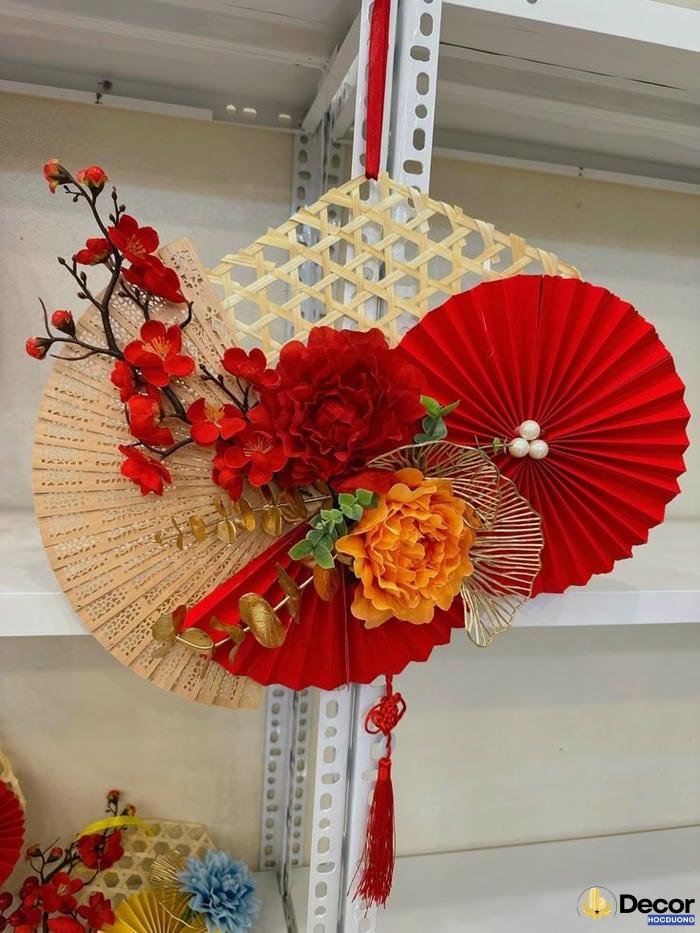 trang trí quạt tết thủ công