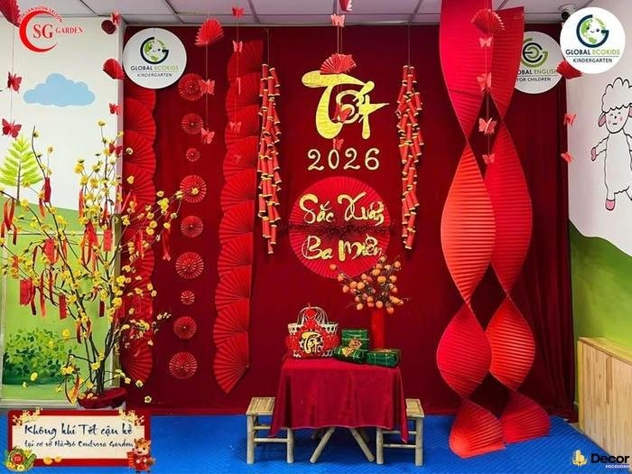 trang trí tiểu cảnh tết bằng hoa mai