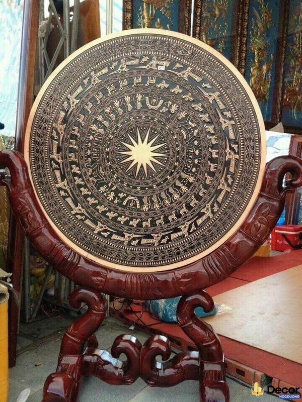 trang trí với họa tiết trống đồng