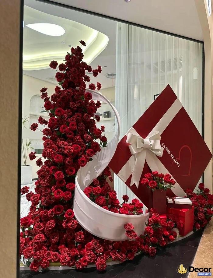 trang trí windows display màu đỏ