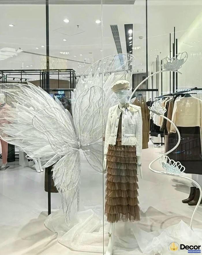 trang trí windows display tiệm quần áo