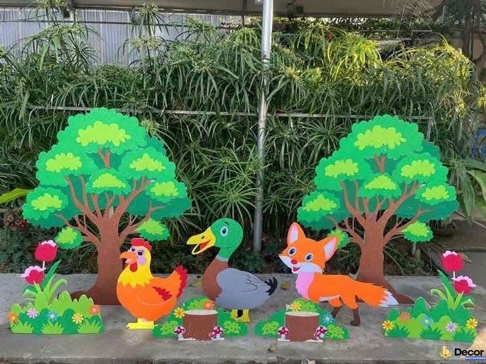 ý tưởng trang trí cây giả lớp học