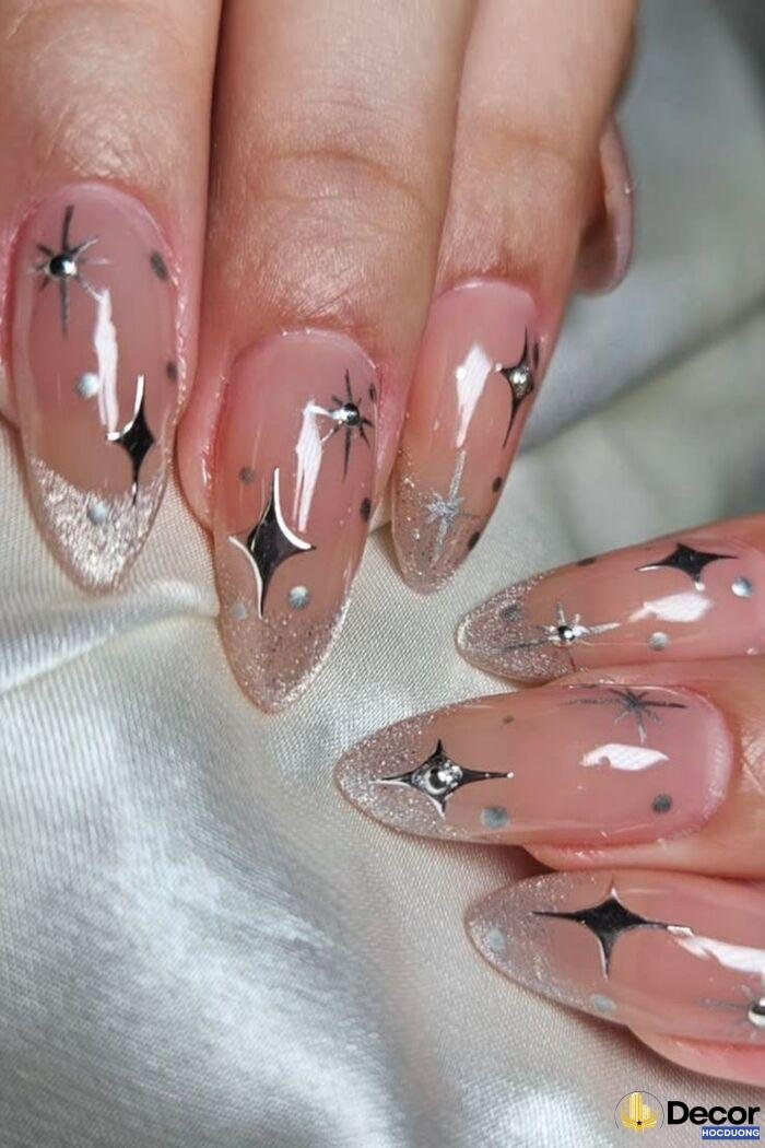 almond nails đơn giản