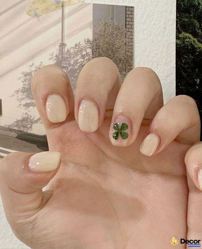 nail basics màu nude