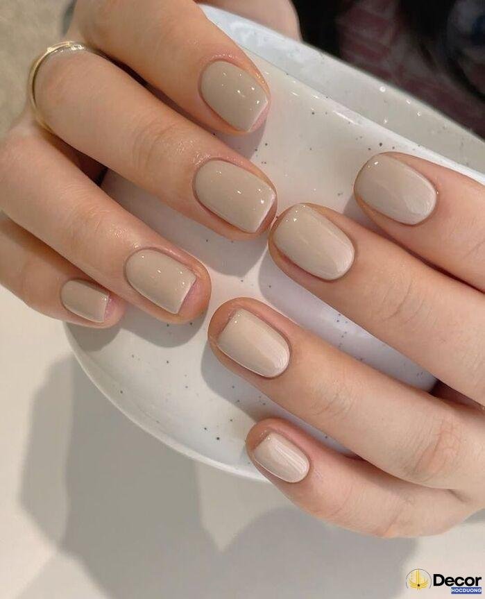 nail basics phong cách tối giản