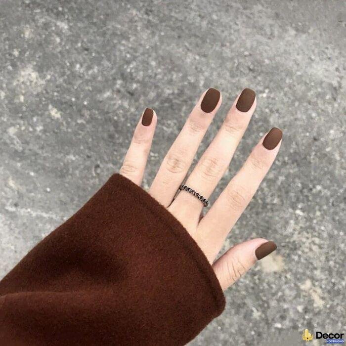 nail cho da ngăm caramel
