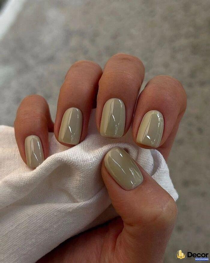 nail cho da ngăm màu be trầm