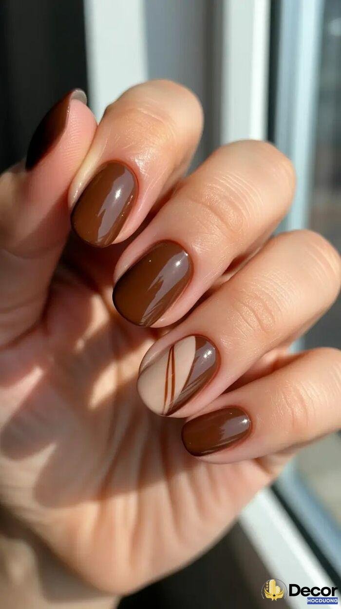 nail cho da ngăm màu trầm ấm